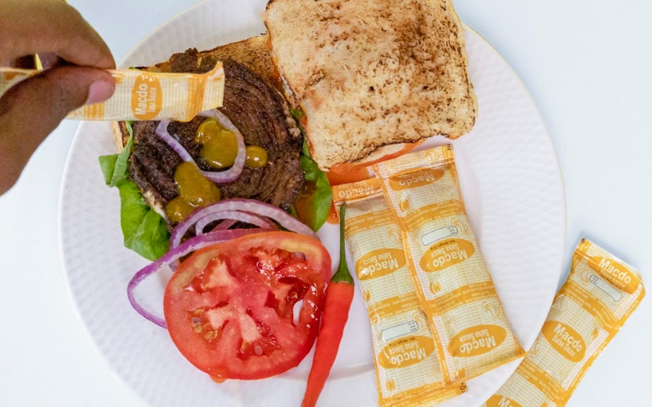 Macdo Salsa Sachets: Fresh Flavor on Every Plate